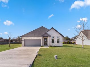209 Silverleaf Rd, Sweeny, TX 77480