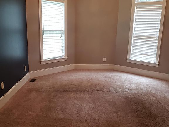 3rd image of 3610 Summit Lakes Dr