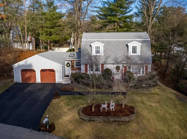 7 Nutmeg Drive, Nashua, NH 03062