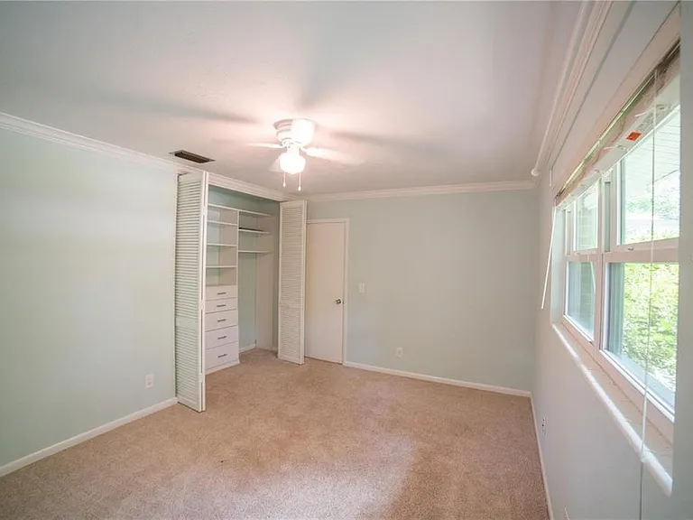 1009 NW 39th Dr — Photo 14