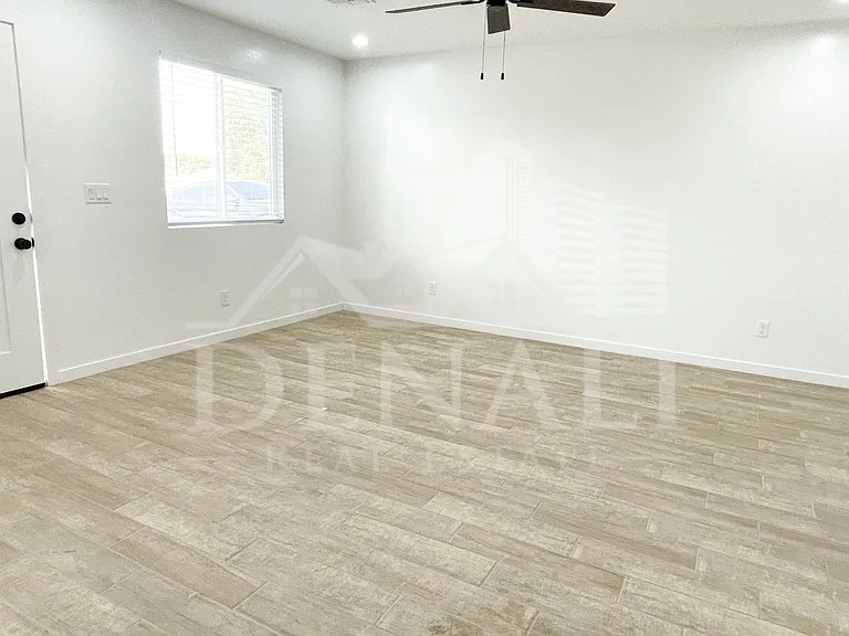 733 S 96th Pl #2 — Photo 4