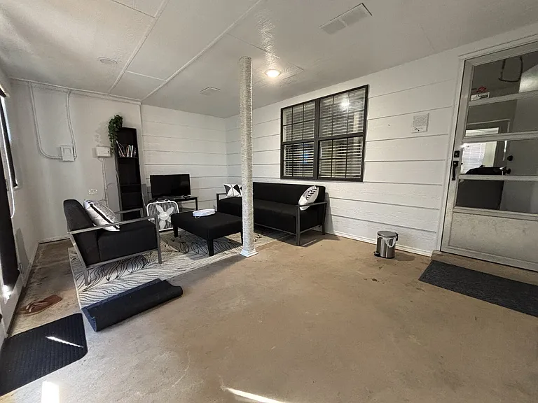 9701 Abbeville Ave — Photo 13