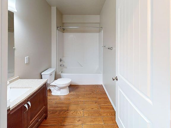 2nd image of 540 SE 7th St #E