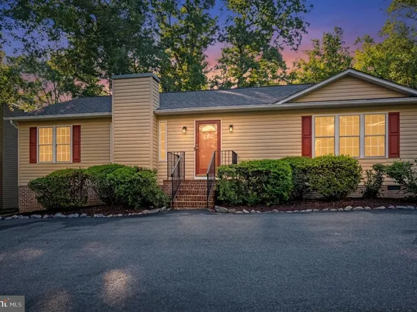 209 Edgehill Dr, Locust Grove, VA 22508