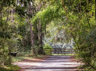 15 Middleton Oaks Rd, Charleston, SC 29414