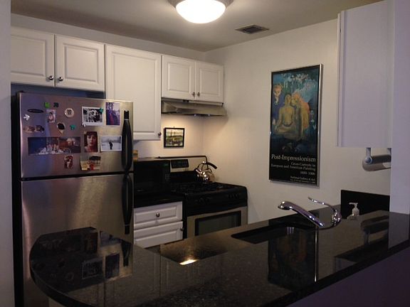4th image of 42 8th St APT 2110