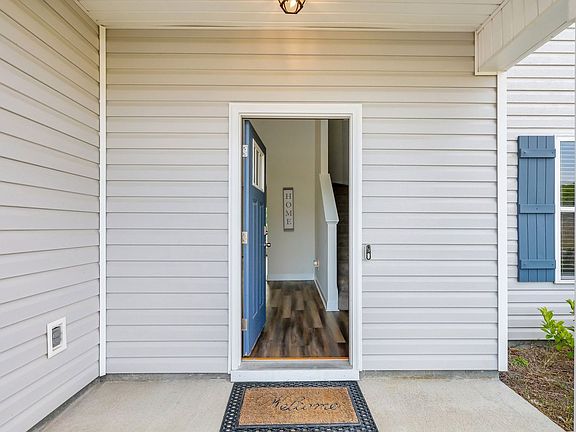 3rd image of 487 Meloney Dr
