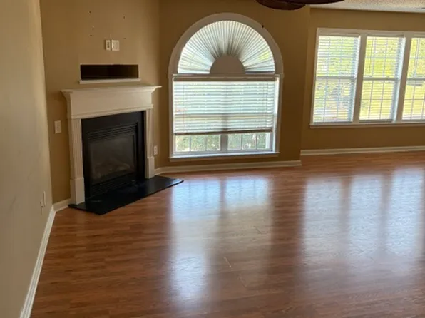 6106 Hedgecock Cir APT 2A, High Point, NC 27265