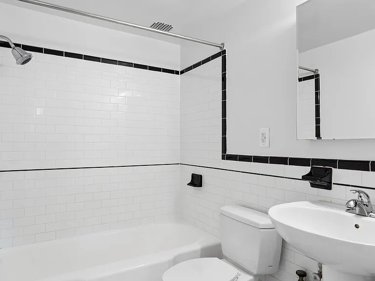 220 Madison Ave #14K — Photo 7