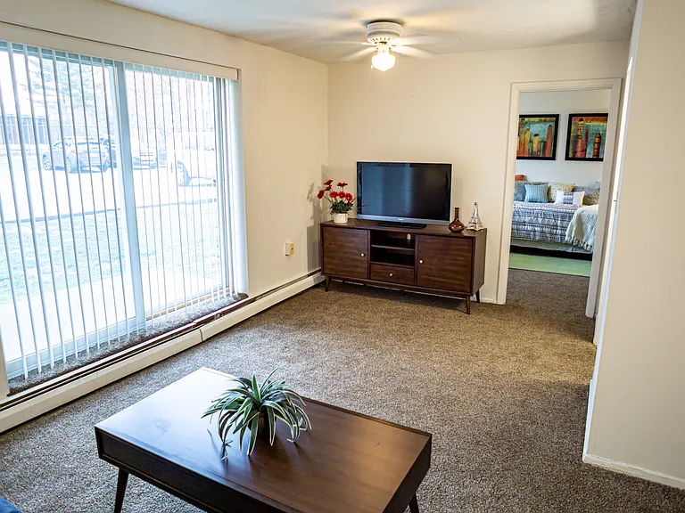 College Towers Apartments — Photo 41