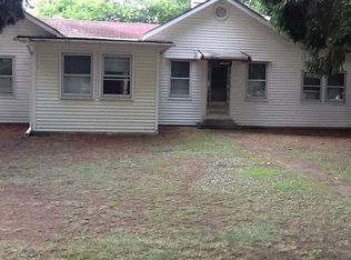 15942 Lakeshore Rd, Union Pier, MI 49129