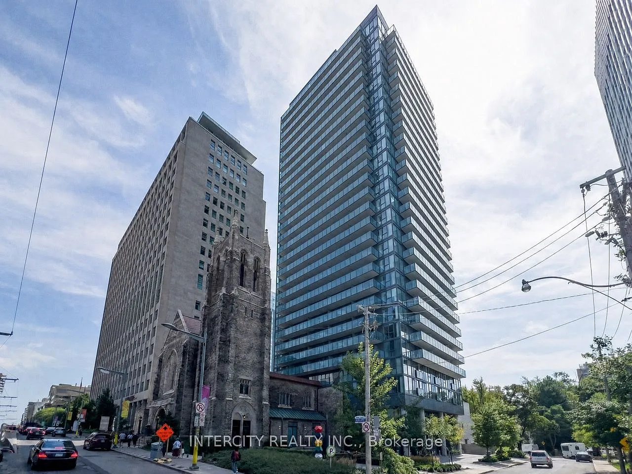 Blue Diamond Condominium — Photo 3