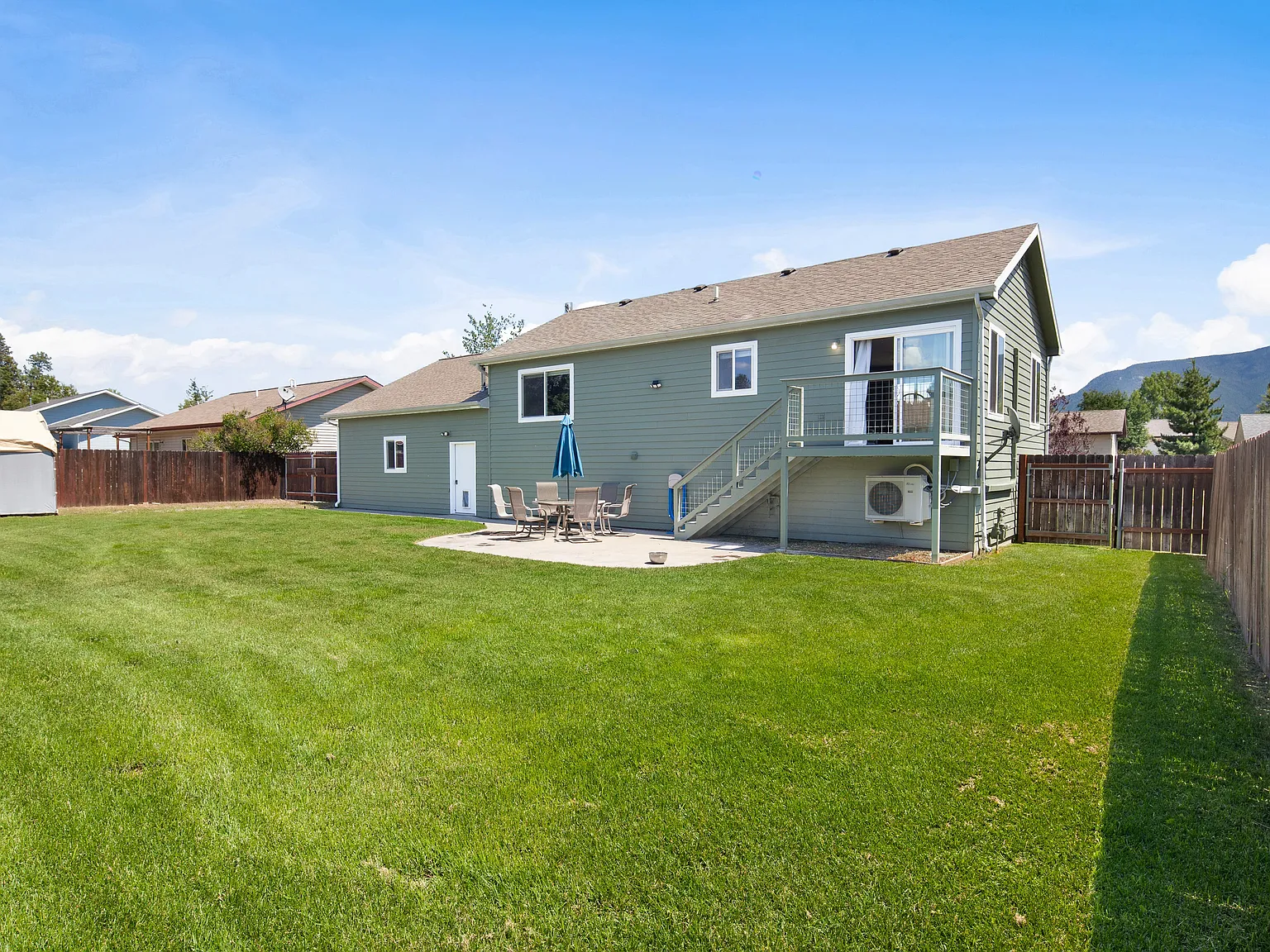 4 bed, 1920 sqft, $2,850 — Photo 2