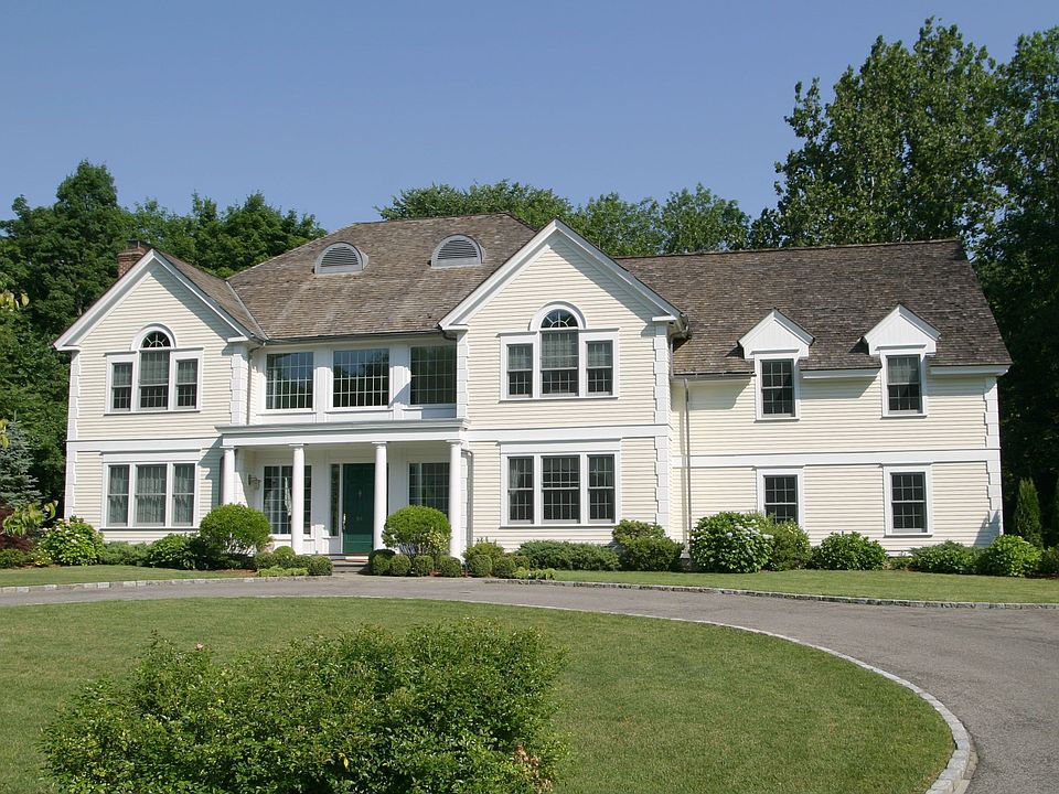Elegant Colonial in Mid-country