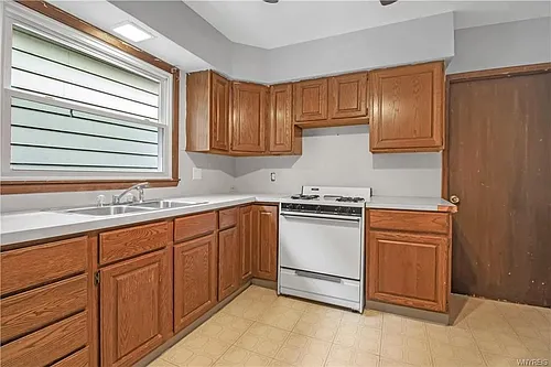 374 Baynes St #UPPER Photo 1 374 Baynes St #UPPER Photo 1