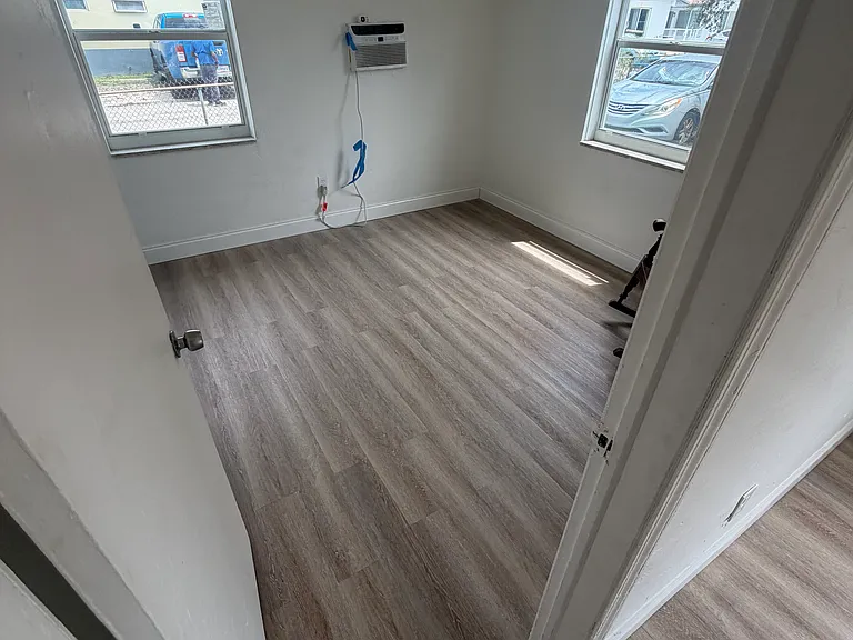 2243 NE 172nd St #4 — Photo 7