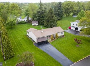 1 Clover Ln, Quakertown, PA 18951