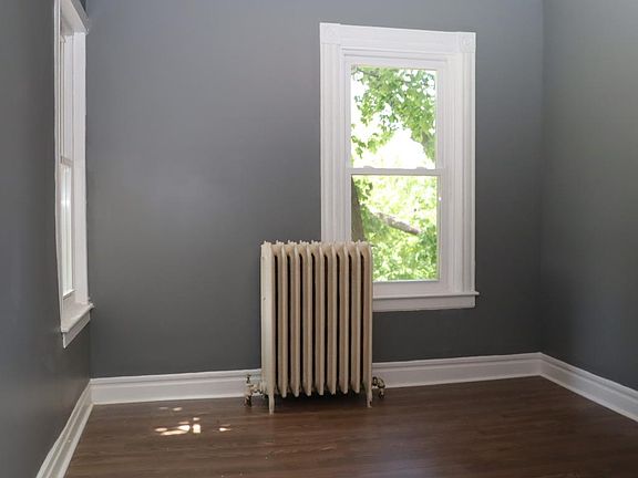 5th image of 103 Leah St
