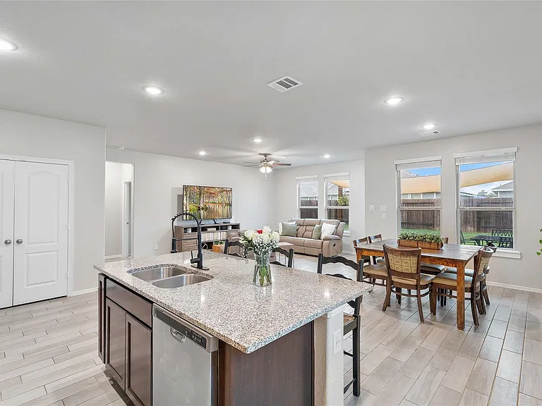 24714 Crimson Pine Dr — Photo 16