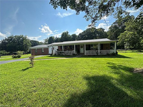 3rd image of 281 Spencer Meadow Rd