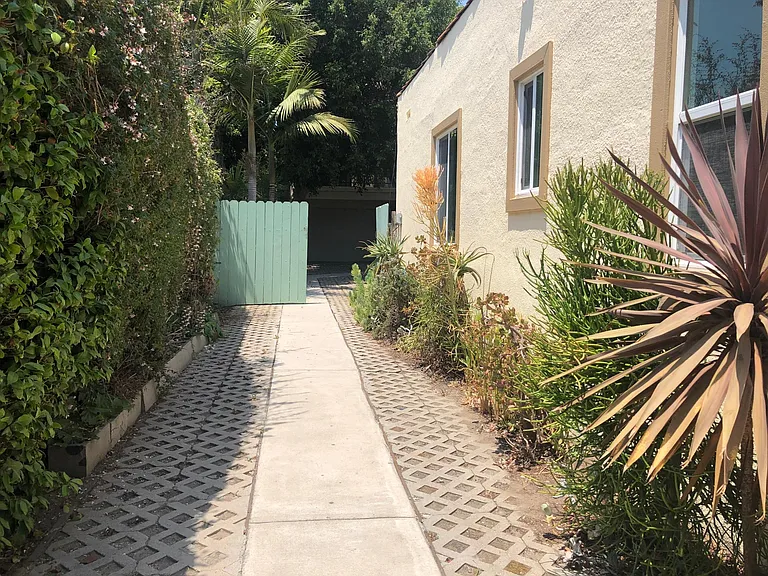 4361 Chase Ave — Photo 20