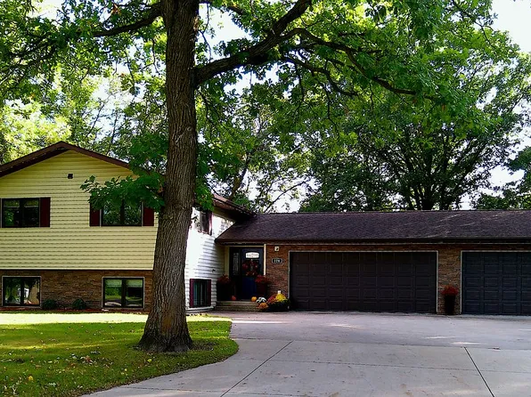128 Eastwood Dr, Thief River Falls, MN 56701