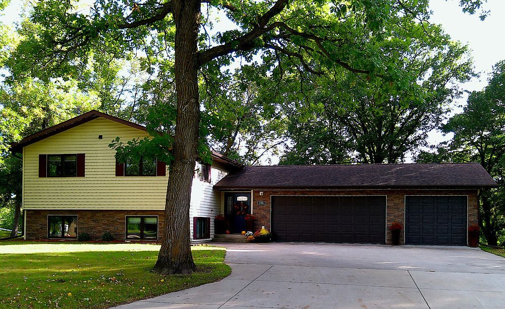 128 Eastwood Dr - Property Image