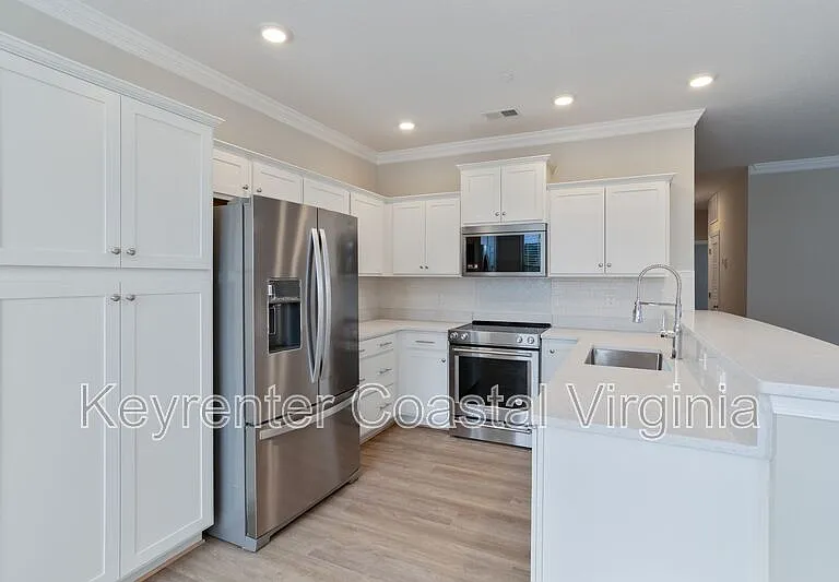1302 Kathy Ann Way E — Photo 5