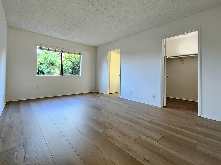 2120 S Bentley Ave #203 — Photo 20