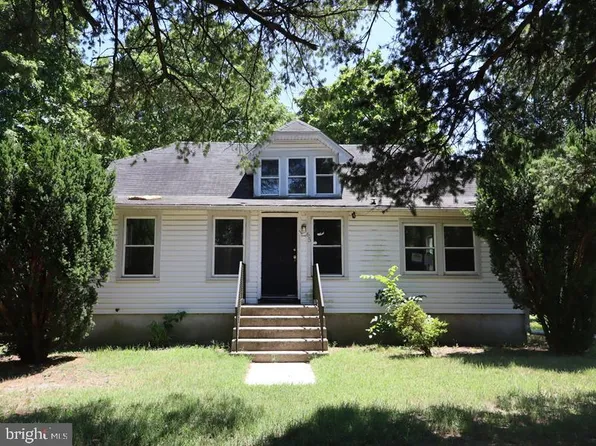 65 Louis Dr, Clayton, NJ 08312