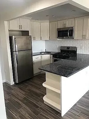 1701 Parkview Ave #5D — Photo 1