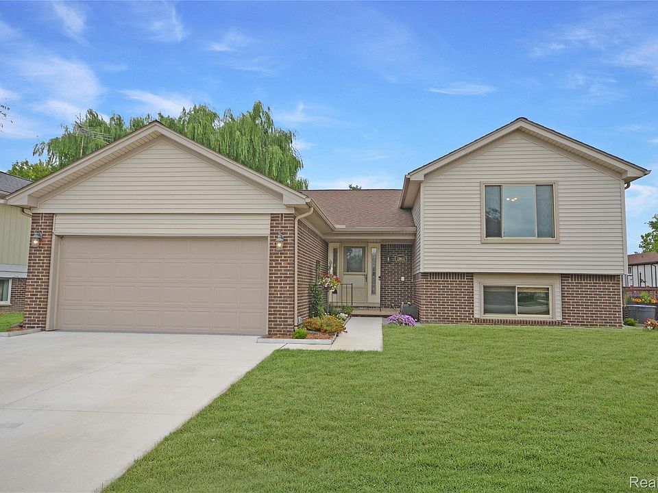 1st image of 2061 Michael Dr