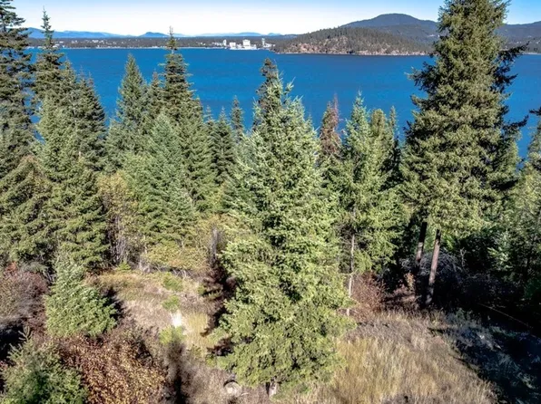 3676 S North Cape Rd, Coeur D Alene, ID 83814