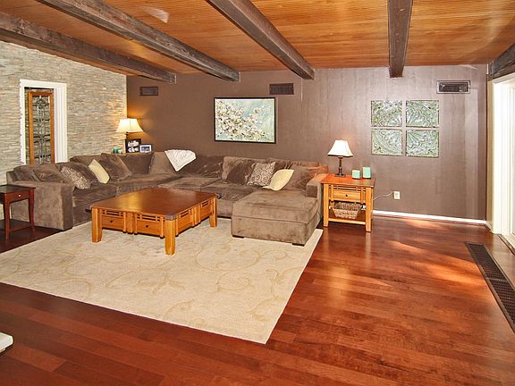 5th image of 5239 Shorewood Dr