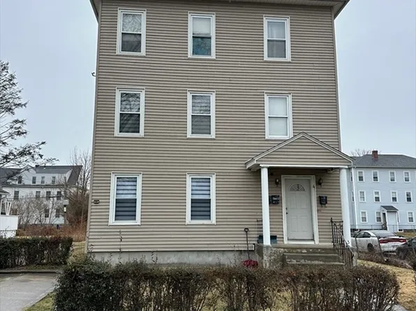 4 Fairbanks St, Worcester, MA 01610