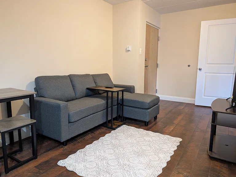 1201 Highwood Rd #5 — Photo 11