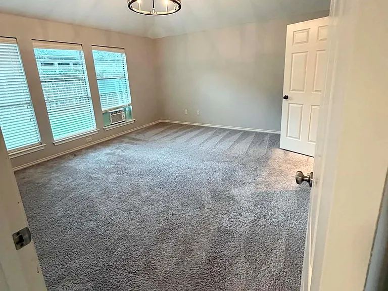 5607 Wagon Wheel Ln — Photo 13