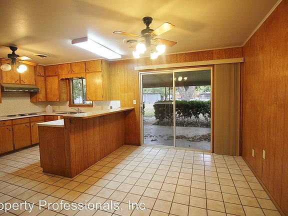 4th image of 1236 Rivercrest Dr