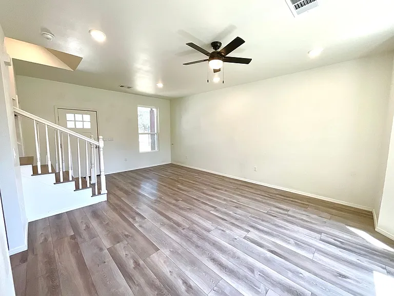 1202 N Mystic Dr — Photo 4