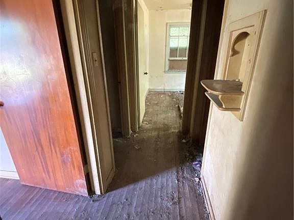 4th image of 1210 Jackson St