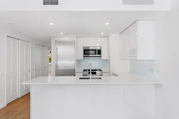 Rented by Compass | media 38