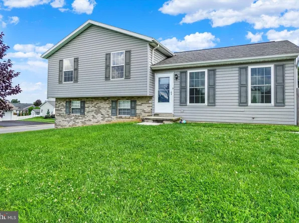 131 Switchpoint Dr, Stewartstown, PA 17363