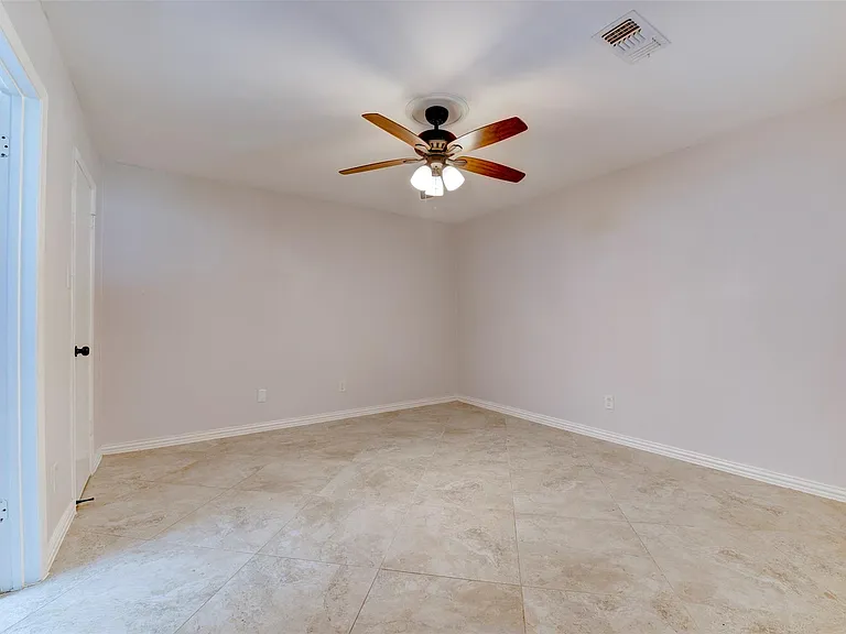 10703 Highland Woods Dr — Photo 6