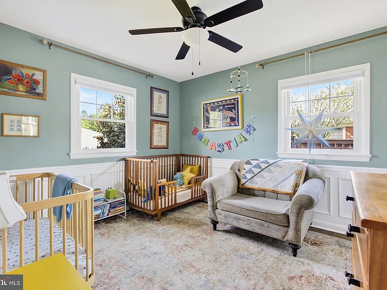 1015 Woods Pl — Photo 17