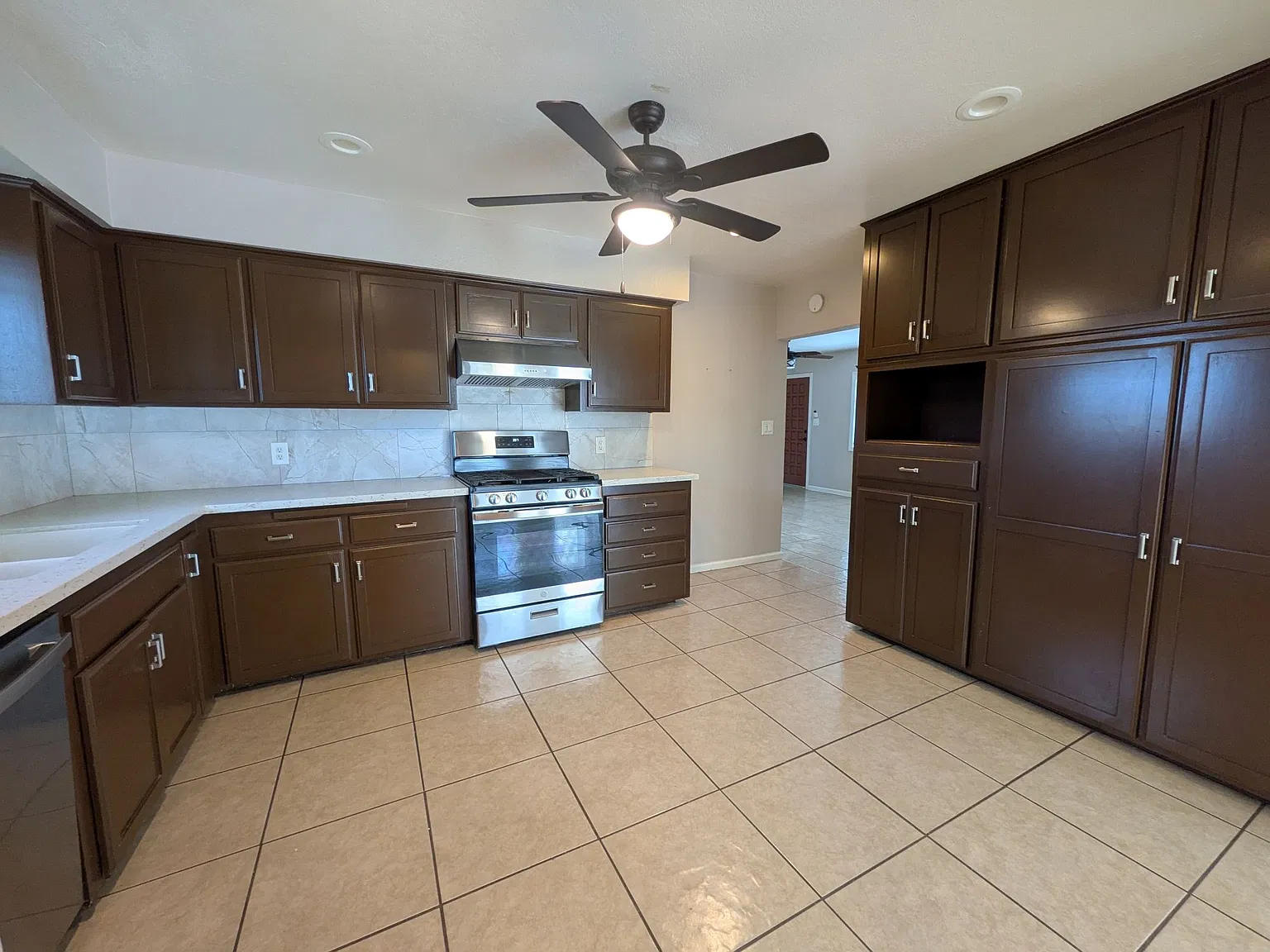 3 bed, $3,200 — Photo 3