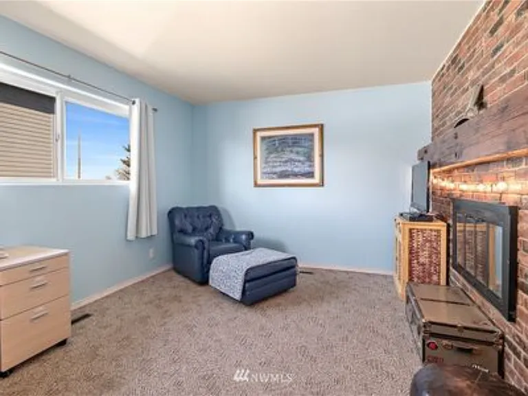 1713 N Water St — Photo 9