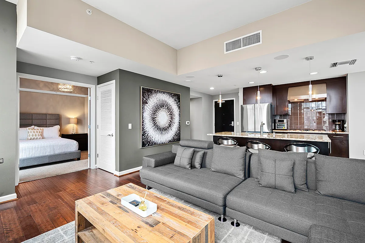 1 bed, 904 sqft, $5,000 — Photo 1