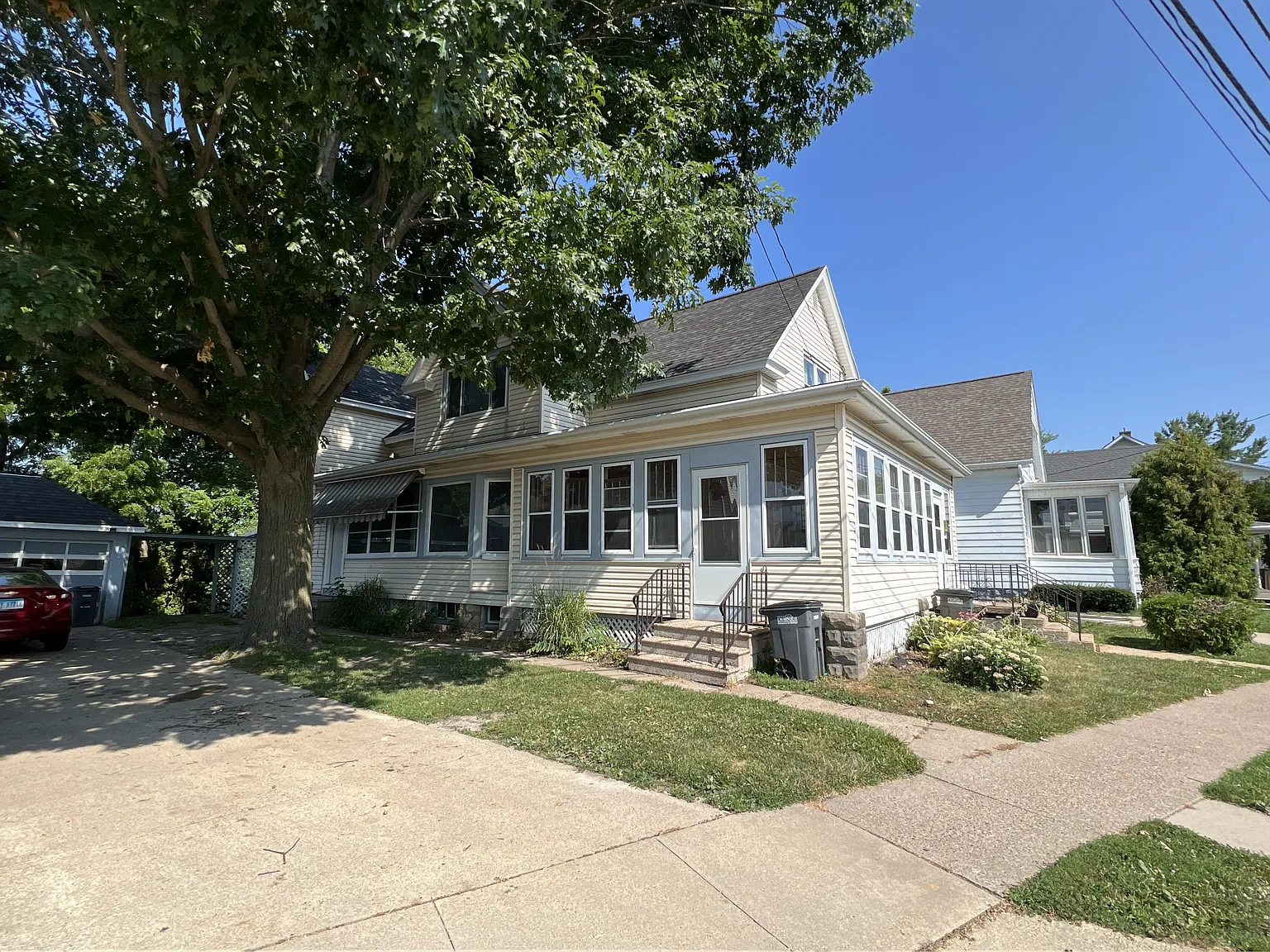 1725 Clarke Drive - 1 — Photo 2