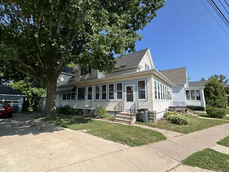 1725 Clarke Dr #1 — Photo 2
