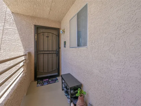 2240 Highpointe Dr APT 203, Laughlin, NV 89029